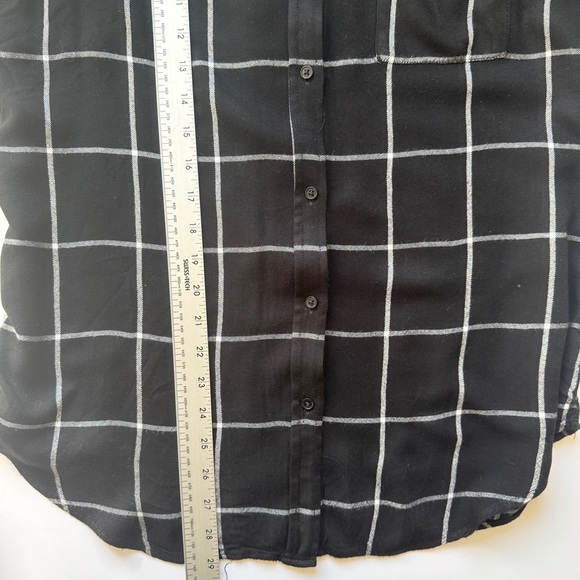 Banana Republic Black and White Plaid Blouses - Picture 16 of 16